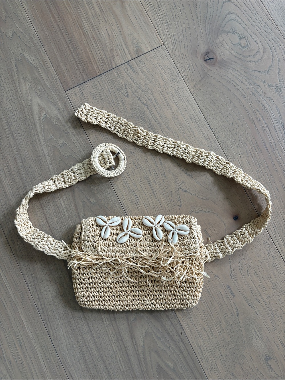 L space rattan bag with shell embellishment
